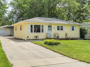 1133 Oregon St, Waterloo, IA 50702