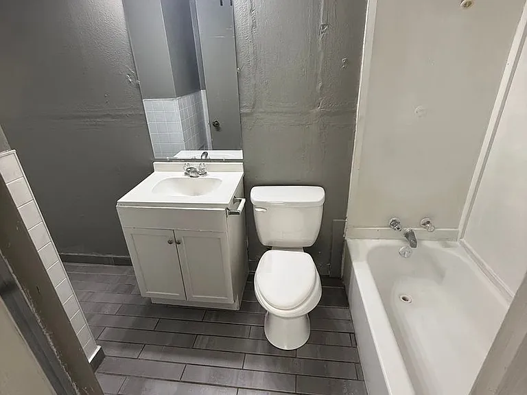 110 W Avenue A — Photo 5