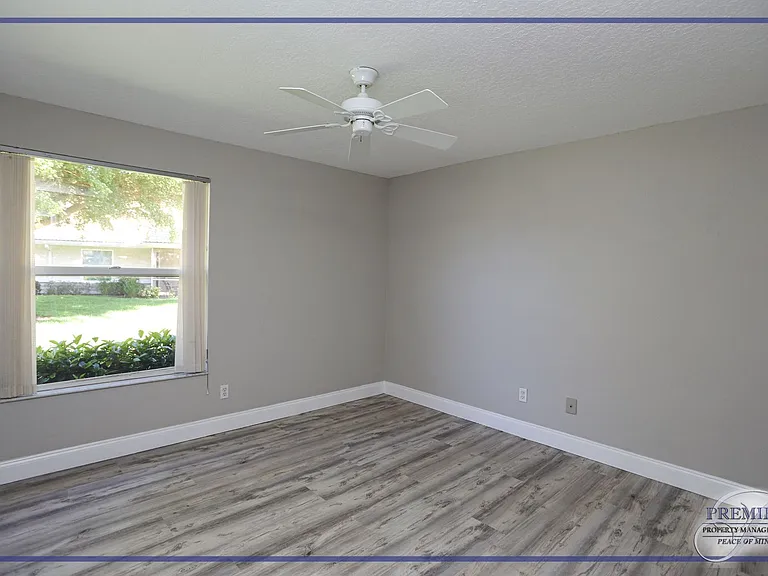 402 Emerald Bay Cir #E7 — Photo 35