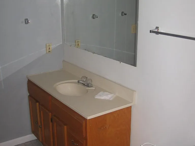 2367 W Clifton Ave #2 — Photo 4