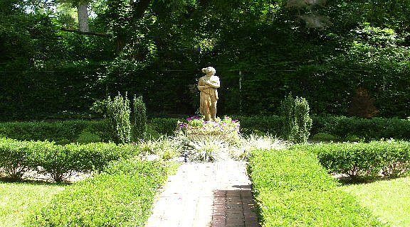 formal english garden