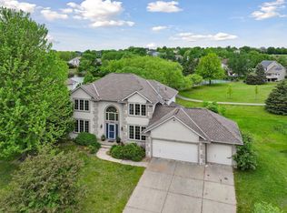 3679 Commonwealth Rd, Woodbury, MN 55125
