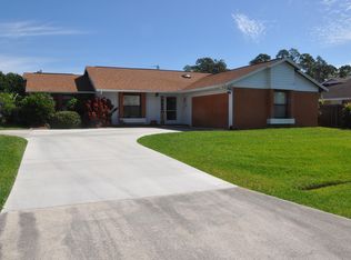 879 SE Starflower Ave, Port Saint Lucie, FL 34953
