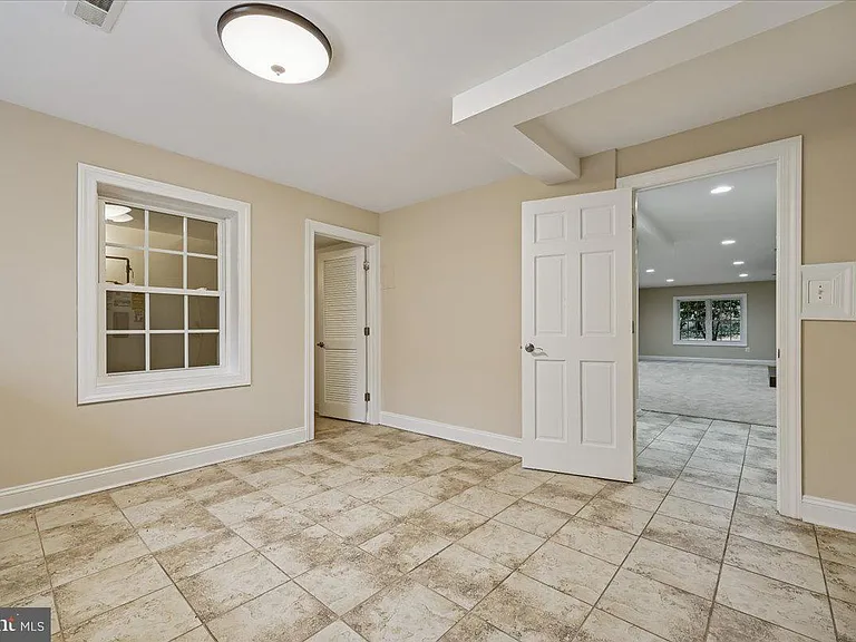 4902 Derussey Pkwy — Photo 91
