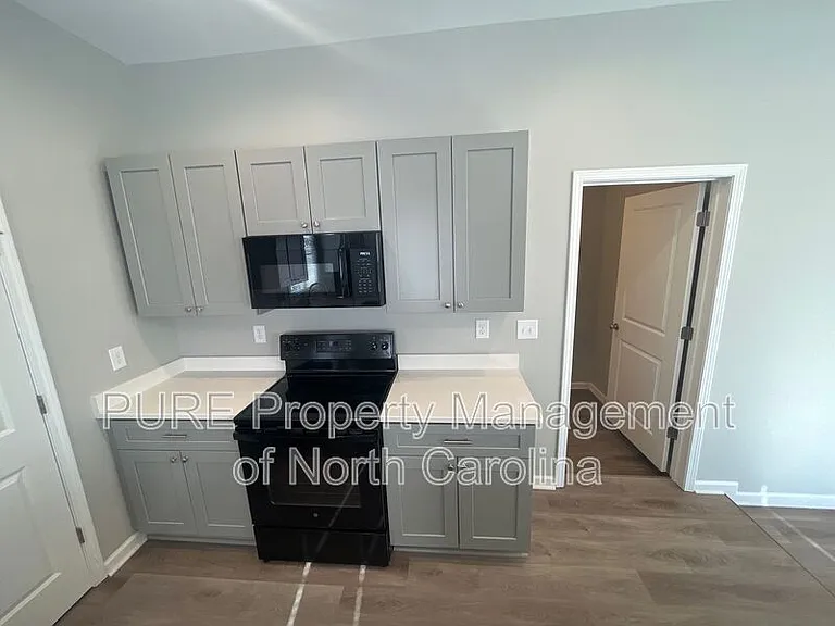 608 S Yadkin Ave — Photo 12