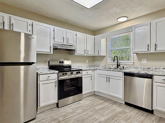 4th image of 120 Holly Hills Dr NE #162
