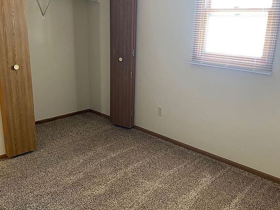 5th image of 725 Independence Dr APT 7