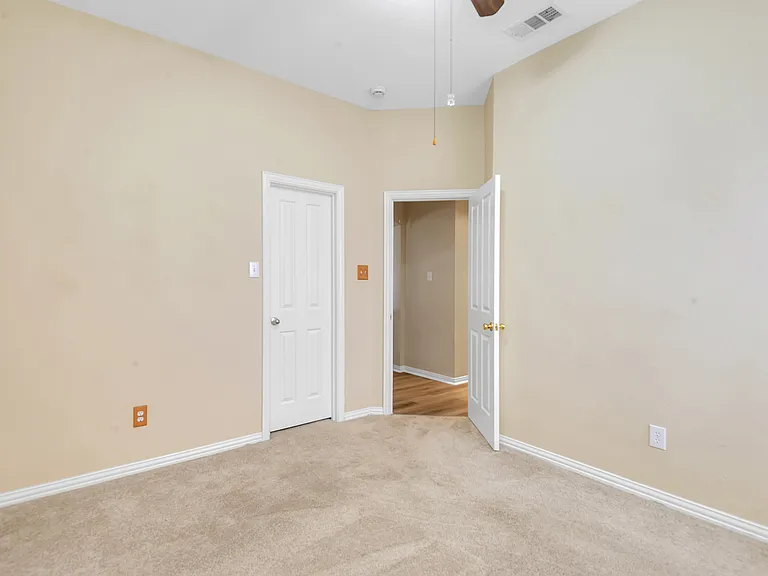 1404 Ranch Hill Dr — Photo 24