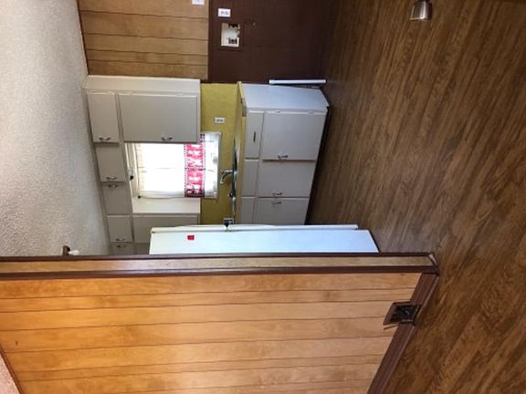3rd image of 799 E 6th St