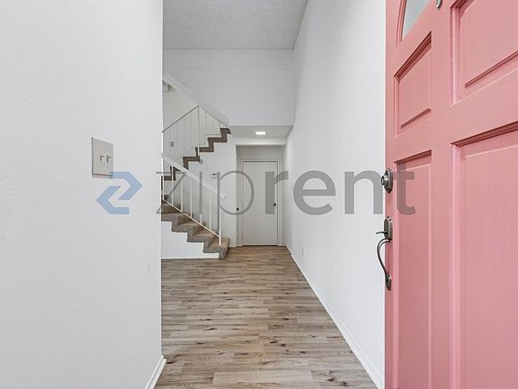 2nd image of 18410 Lull St Unit 1