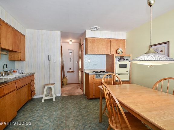 3rd image of 350 N Arquilla Dr