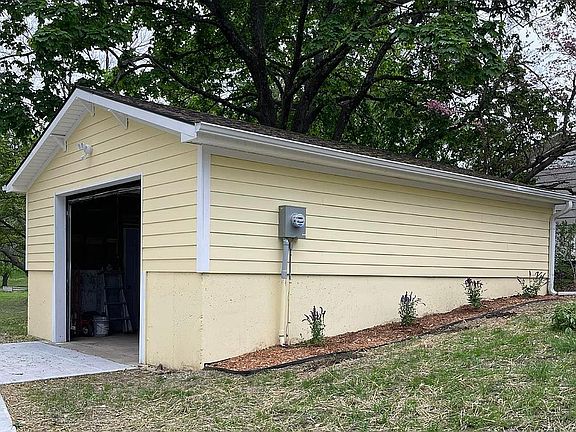 4th image of 3007 S 28th St