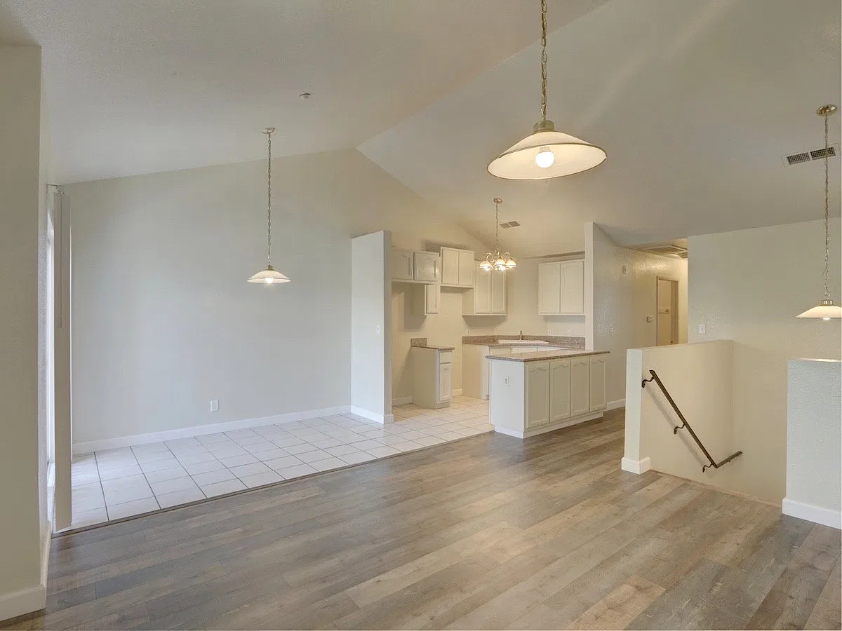 3 bed, $2,995 — Photo 3