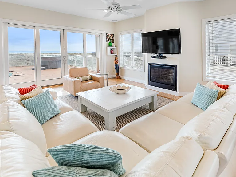 915 Dune Rd — Photo 14