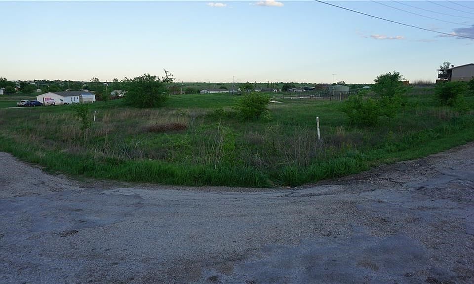 2nd image of 164 Layfield Ln
