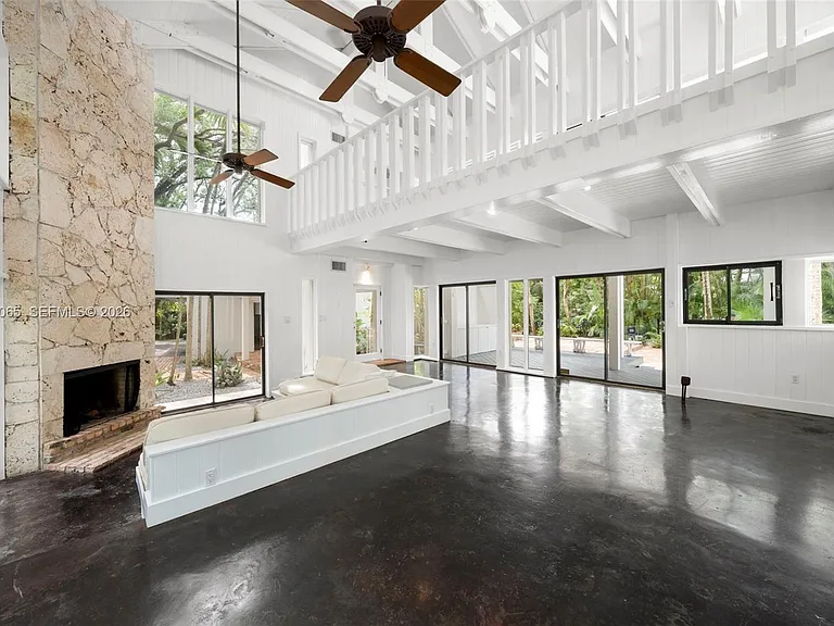 5600 Oakwood Ln — Photo 6