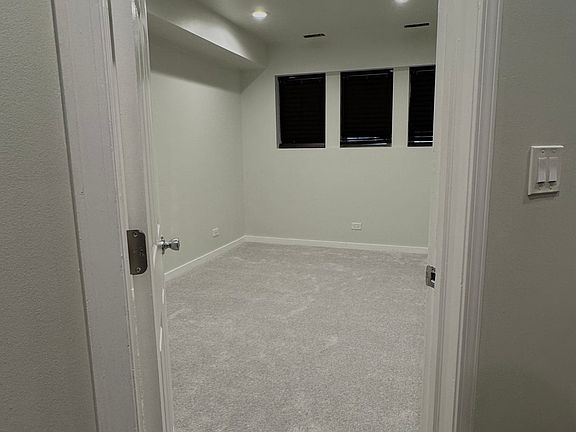 5th image of 6254 N Oakley Ave APT 3