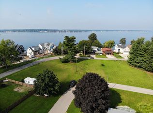 E Wawasee Cir S, Cromwell, IN 46732