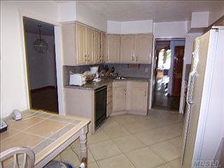 5th image of 1363 Woodside Ave