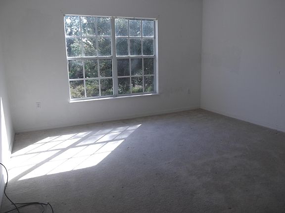 4th image of 377 Caribbean St SE