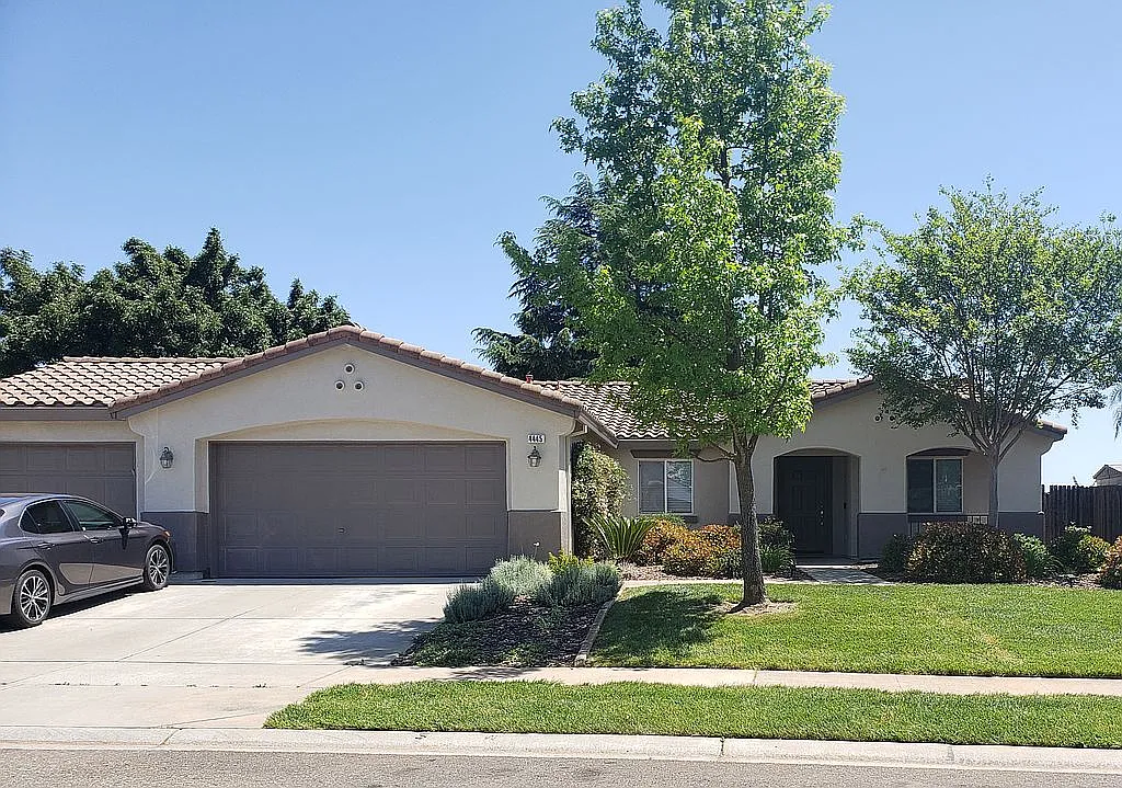 4445 McRoberts Dr photo 1