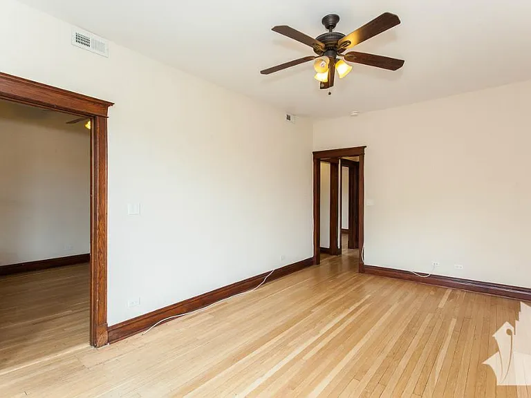 1436 W Addison St #2 — Photo 3