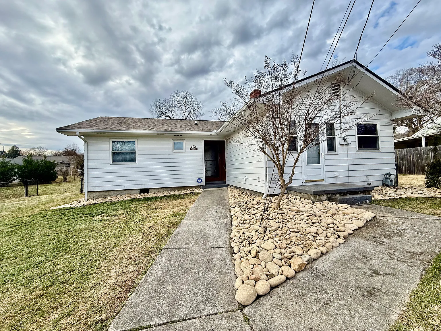3 bed, 1196 sqft, $2,500 — Photo 1