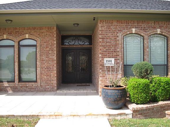 3rd image of 1901 Gladewood Dr
