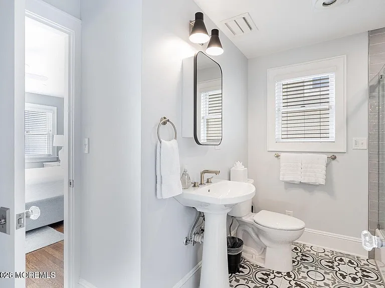 305 Ocean Ave — Photo 21