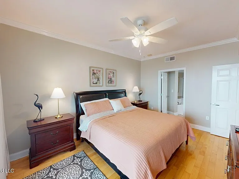 2228 Beach Dr #1002 — Photo 7