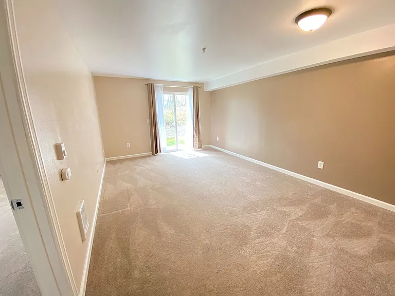 936 Village Way — Photo 6