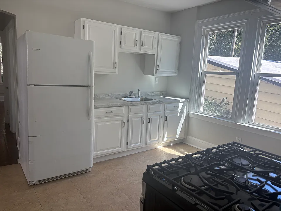 64 Grace St #1A