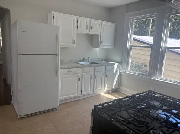 64 Grace St APT 1A, New Haven, CT 06511