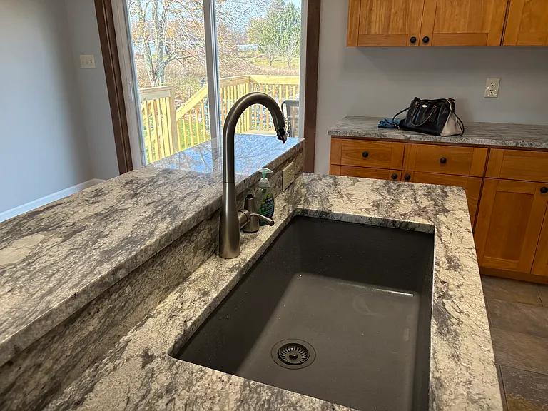 47 Amsterdam Rd — Photo 12