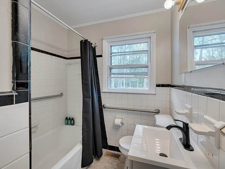 1827 Fargo Dr — Photo 4