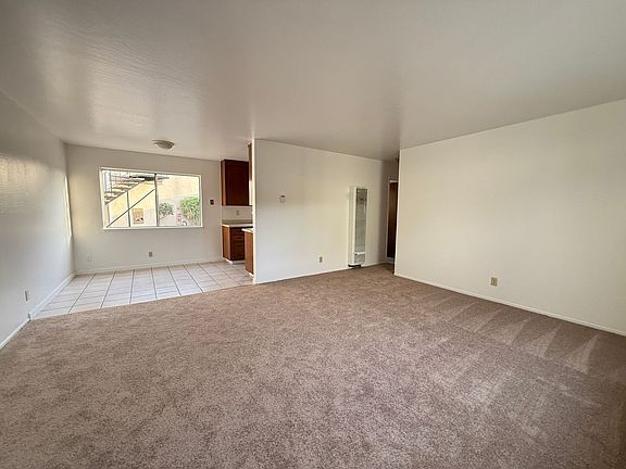 5th image of 821 Coburn Ct #B