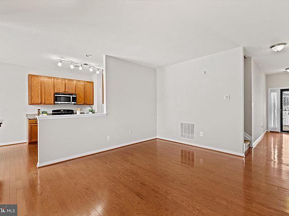 4th image of 268 N Red Haven Ln