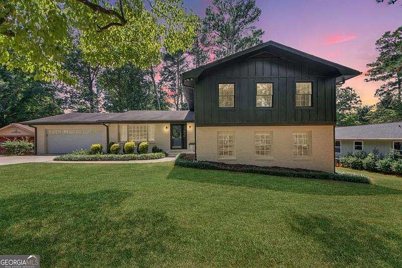 1st image of 2204 Pine Point Dr