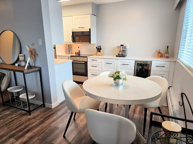 2335 York Ave #207 — Photo 6
