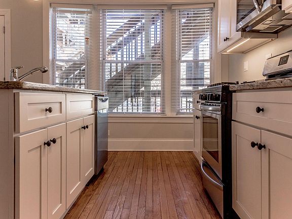 3rd image of 5137 S Ingleside Ave