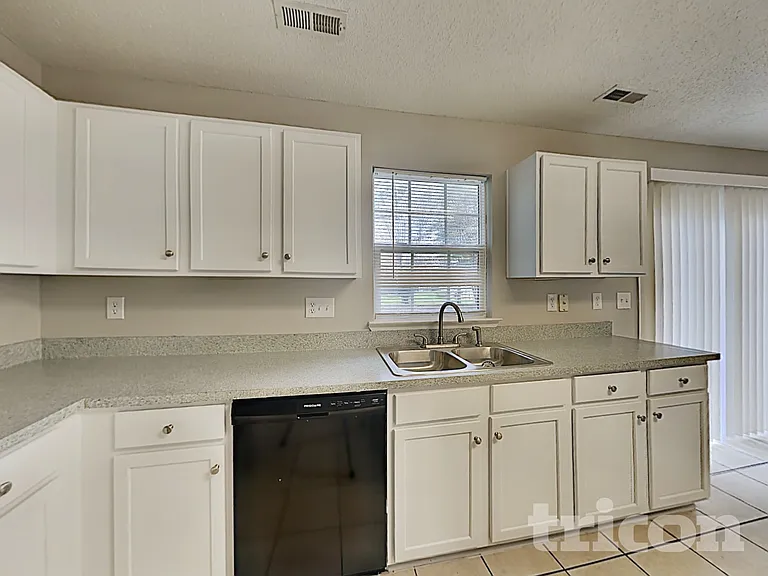 4030 Evelyn Ave — Photo 7