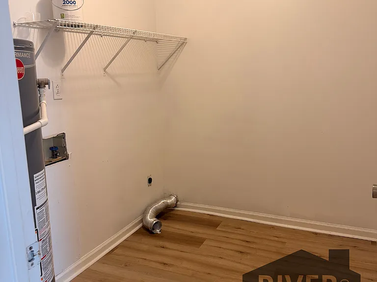 411 E Roosevelt Ave #D — Photo 7