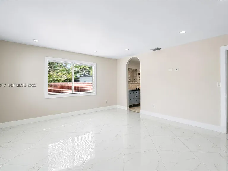 13611 SW 77th St — Photo 16
