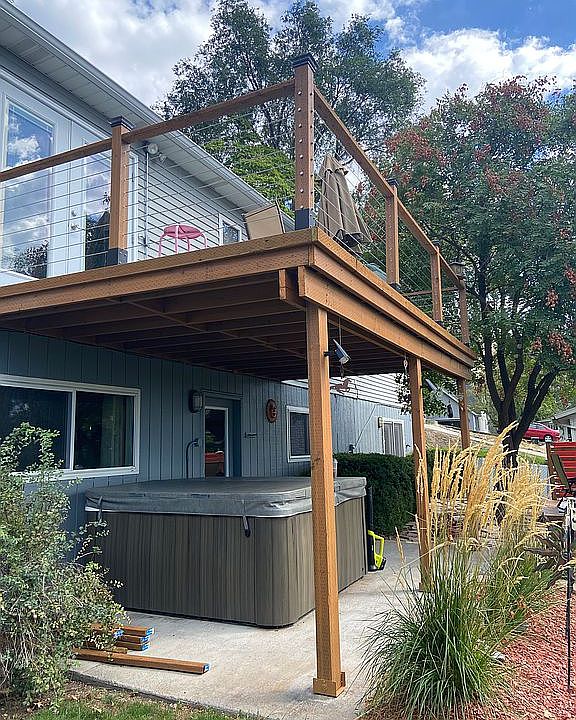 2nd image of 2052 Park St