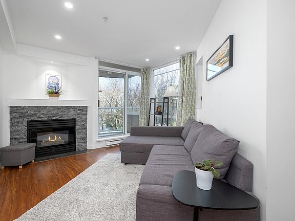 3rd image of 908 W 7th Ave #304