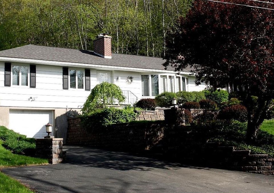 1st image of 15 College Park Dr