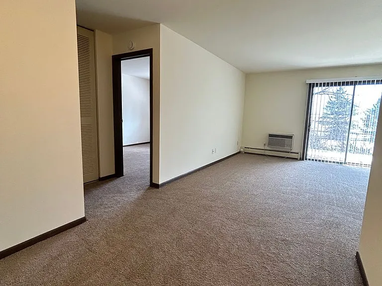 2233 Wyoming Ave — Photo 5