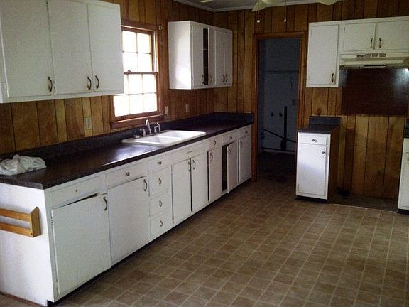 5th image of 1401 Galaxie Dr