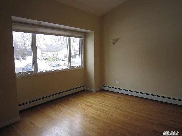 2nd image of 17 Riviera Dr