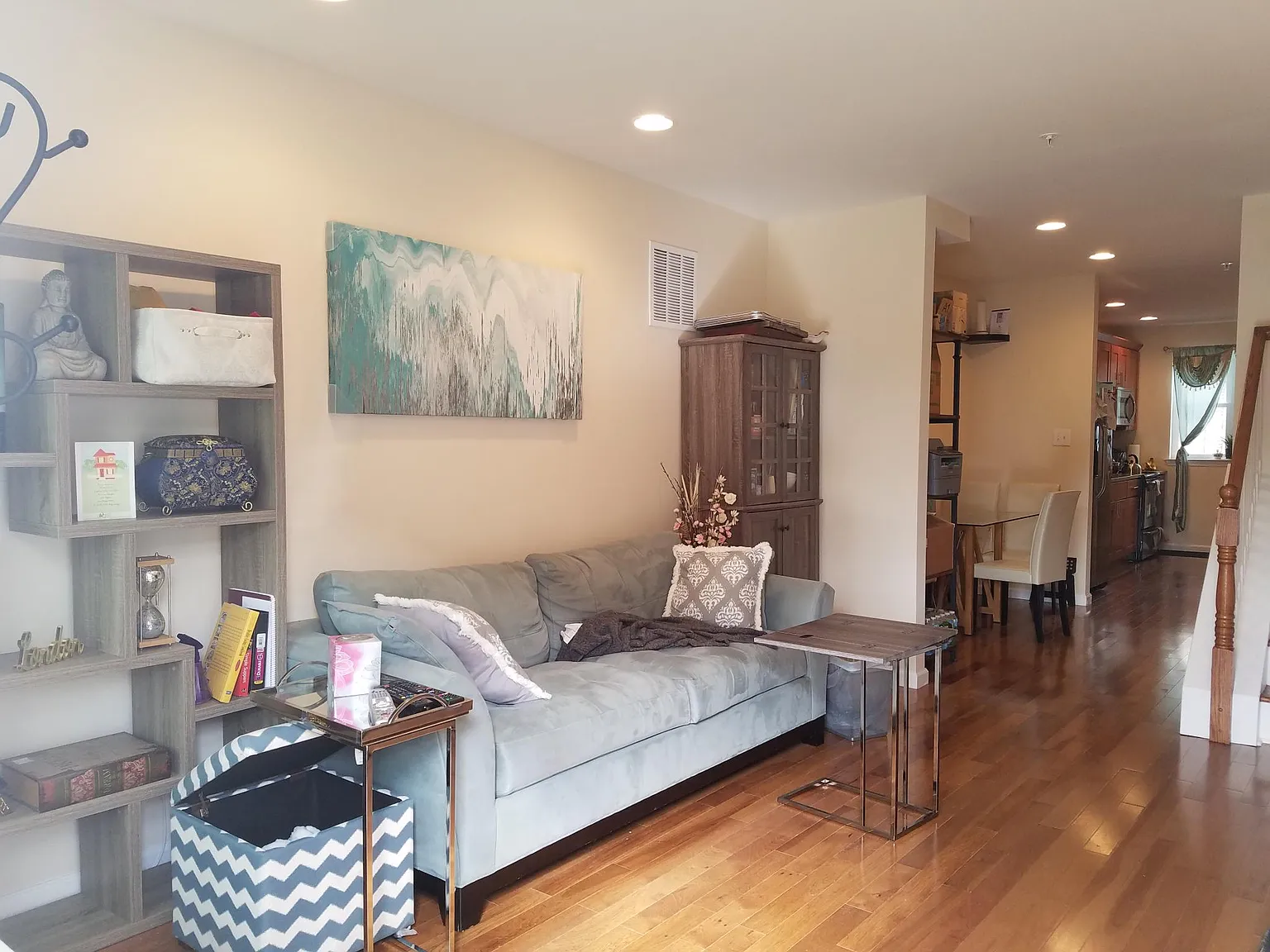 4 bed, 2.5 bath, 2000 sqft, $2,500 — Photo 1